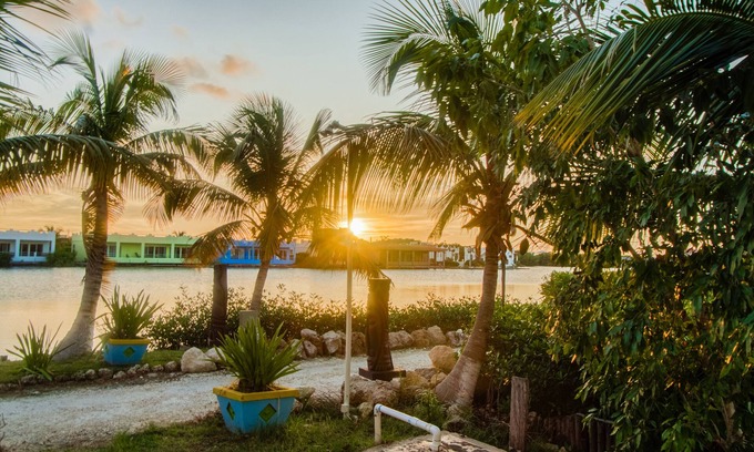 San Pedro Villa | Vibrant & dreamy waterfront villa near San Pedro with ocean views & balcony