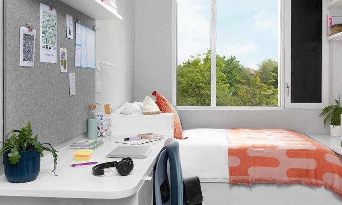 Rotherhithe Apartment | Vibrant Rooms for Students Only in London