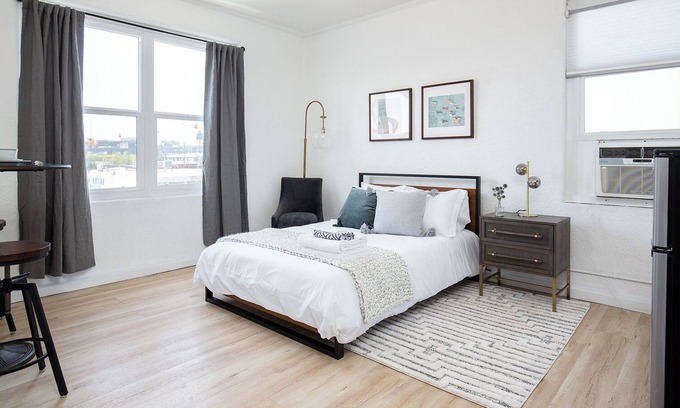 Westlake Apartment | Vibrant Studio Retreat Near DTLA Attractions!