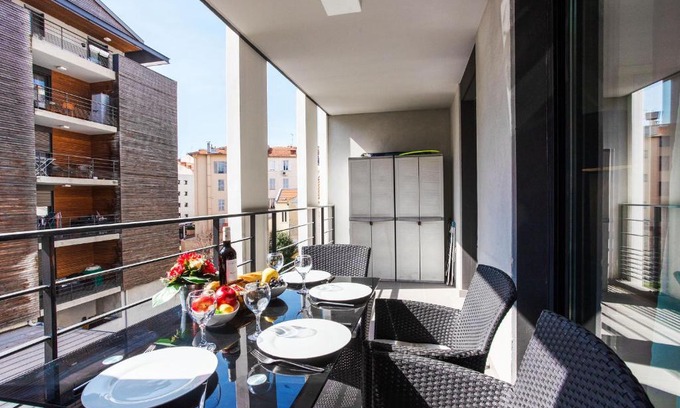 Jean-Medecin Apartment | VICTOR HUGO AP4159 Nice, by Riviera Holiday Homes