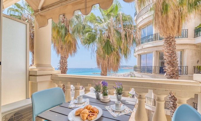 Old Town Apartment | Victoria Beach Studio - Sea Shore, Menton, France