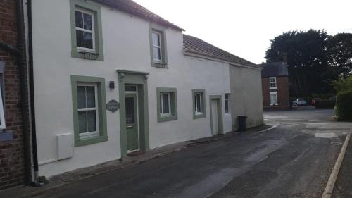 Kirkbride House | Victoria Cottage