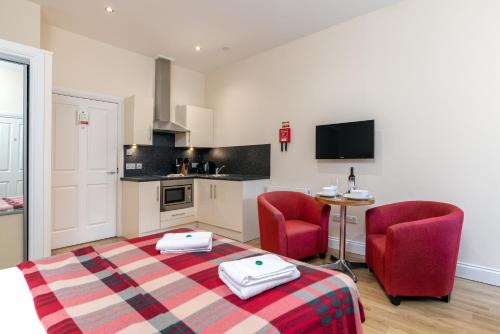 Central Aberdeen Apartment | Victoria Court Suites - Aberdeen