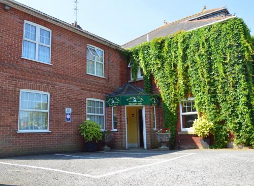 Salisbury House | Victoria Lodge Guest House