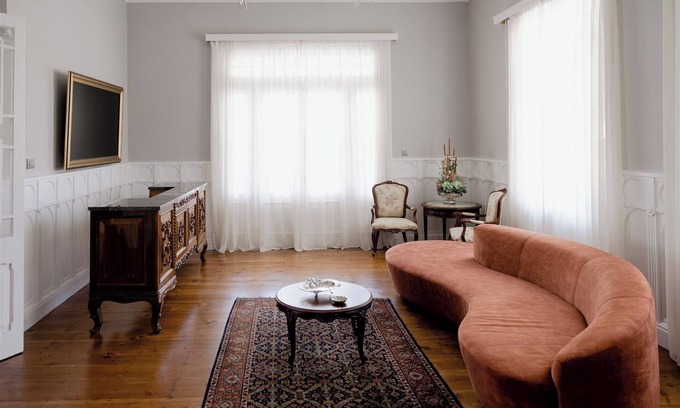 Rhodes Apartment | Victoria Mansion A Luxurious Neoclassical Experience