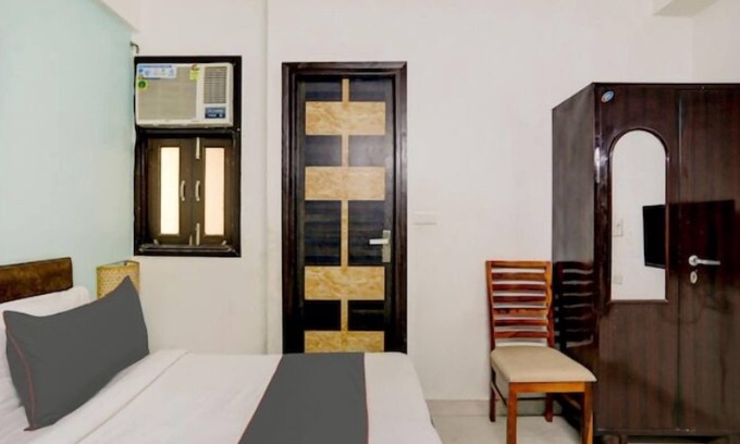 Sainik Farm Hotel | Victoria Palace