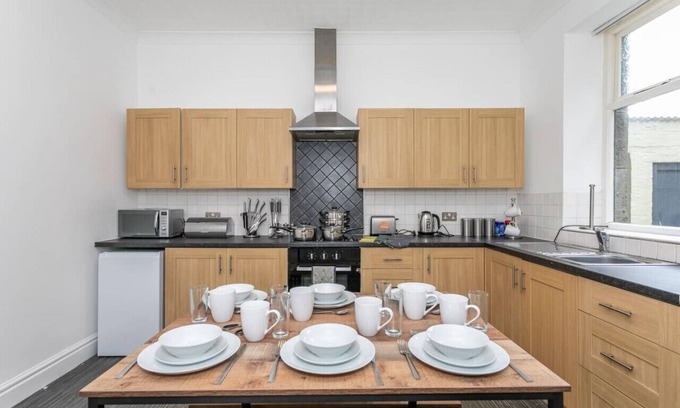 Rossendale House | Victoria Parade - Elegant and sophisticated fully equipped home