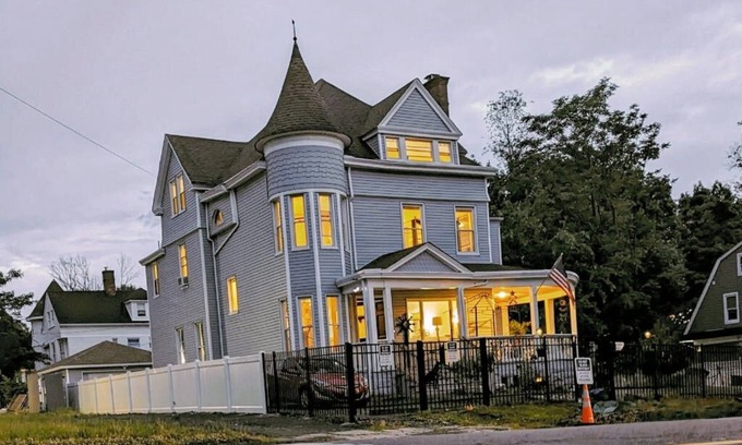 Orange Bed & Breakfast | Victorian B&B in Orange, NJ – A Charming Retreat Near NYC & Local Attractions