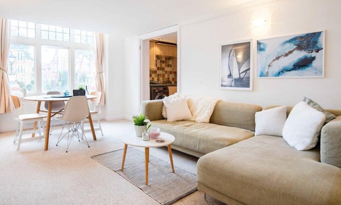 Boscombe Apartment | Victorian Duplex in Burlington Mansions