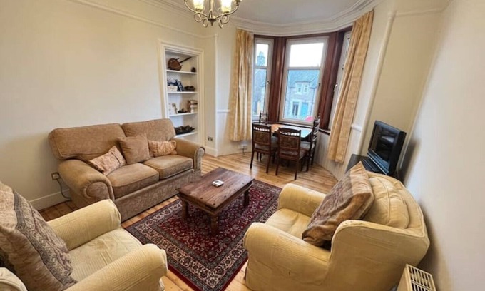 Perth Apartment | Victorian flat, central location with free parking
