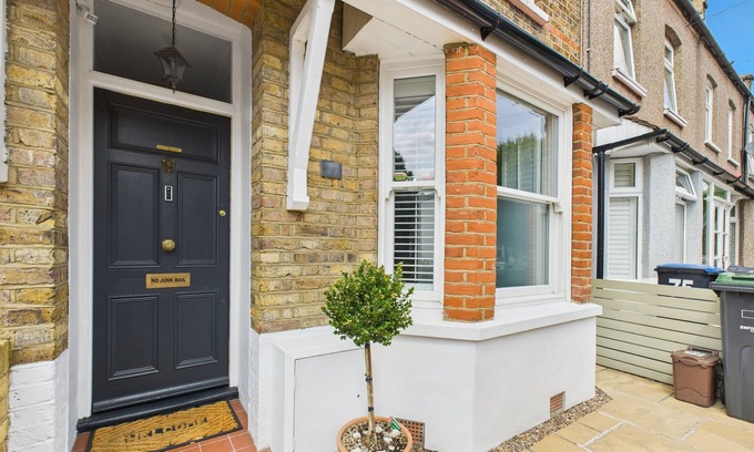 Southbury House | Victorian North London Terrace with Charm!