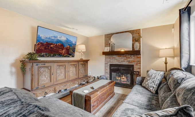 Security-Widefield House | Victory Mountain | Cheyenne Zoo/Parks | Workspace