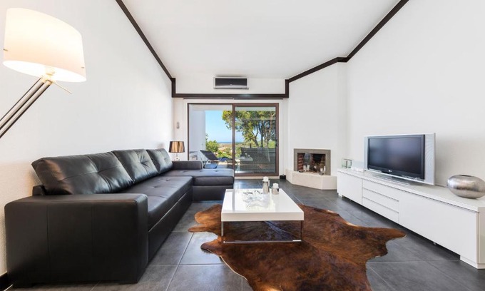 Quinta do Lago Apartment | Victory Village T1 & Mezzanine