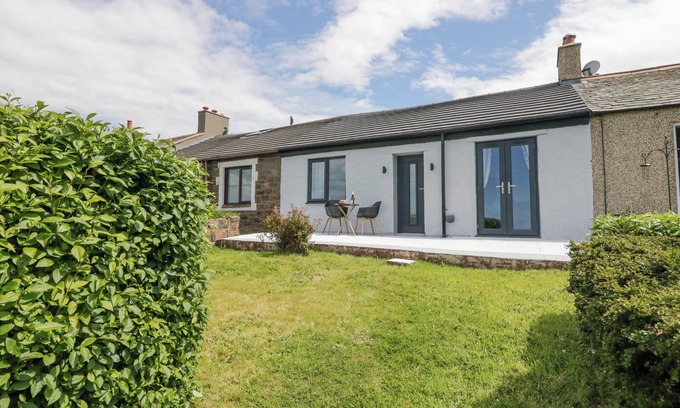Whitehaven Cottage | VICTRONEEN COTTAGE, pet friendly, with a garden in Whitehaven