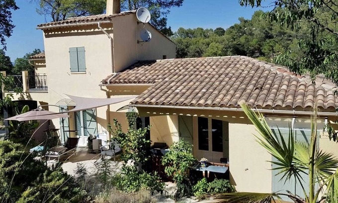 Vidauban House | Vido bene Gîte au calme entre terre et mer. A 4 km des commerces et rivière .