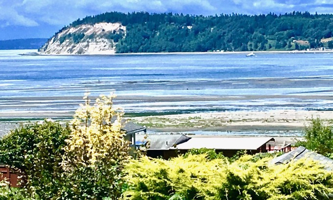 Clinton House | View Beach Whidbey Retreat Cottage+cottage for 8