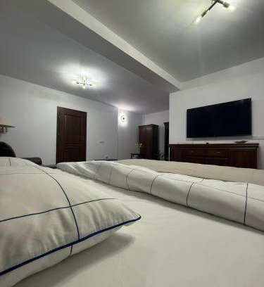 Jiblea Veche House | View Cozia Superior