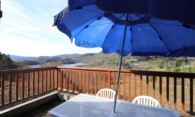 La Salvetat-sur-Agout Ski Chalet | View lac de la Raviege, 5mn from the beach, solo and family, nature park