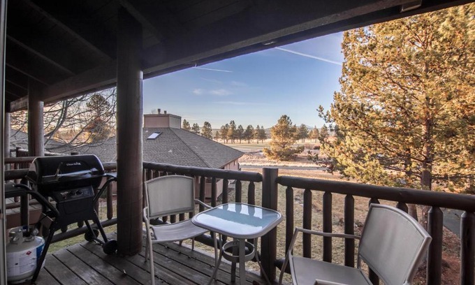 Sunriver House | View of Golf Course & Mt. Bachelor, Bikes, Near Village Mall