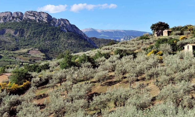 La Roche-sur-le-Buis Cottage | view of the nible mountain
