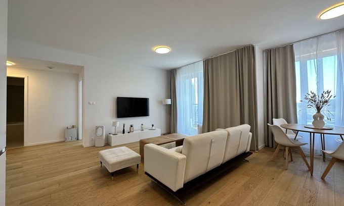 Old Town Apartment | View over the city and castle from the 24. floor, free parking