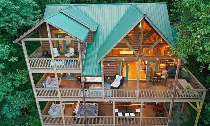 Blue Ridge Cabin | Views For Miles! ~ Hot Tub~ Pool Table~Poker Table