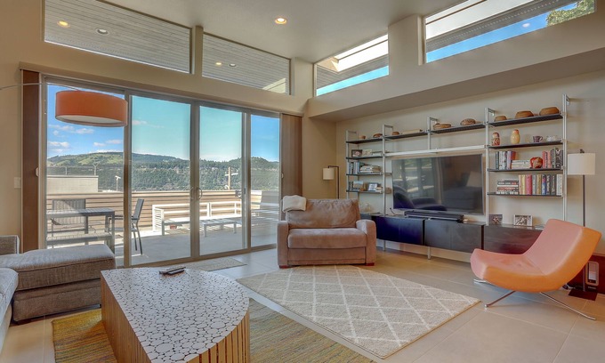 Hood River House | Views, Hot Tub, Walk To Downtown, Light & Open & Tranquil