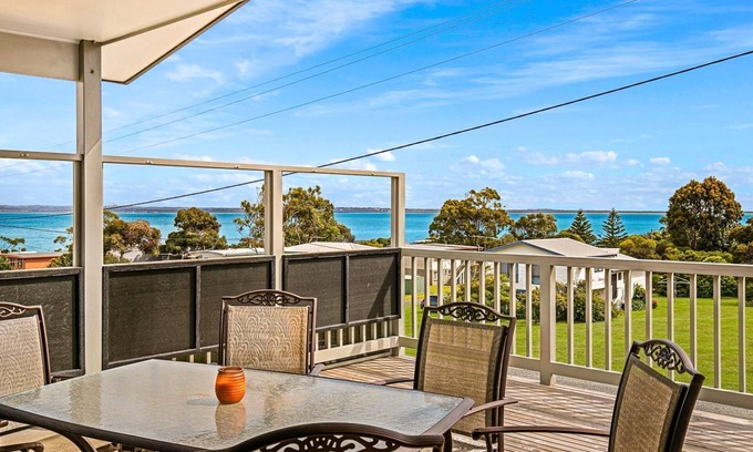 Ventnor House | Views on Fisher - stunning water views