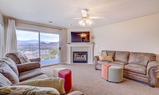 St. George Condo | Views, Pools, and Sweet Comfort - Las Palmas 3 bedroom/2 bath condo