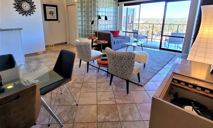 Governmental Mall Condo | Viewtastic!