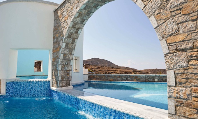 Tholaria Hotel | Vigla Hotel
