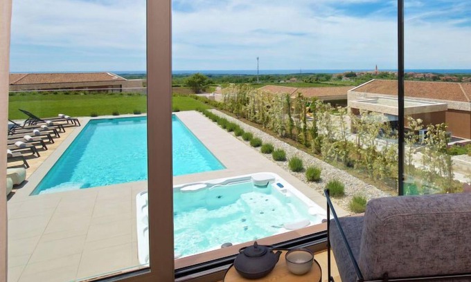 Brtonigla House | Vigneto by Interhome