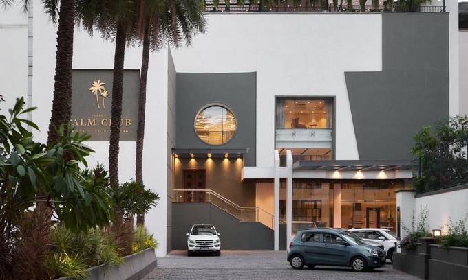 Thane West Hotel | Vihang's Palm Club - Vaccinated Team