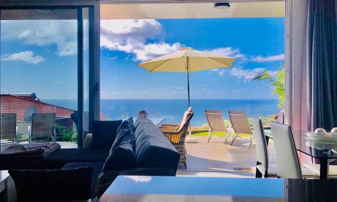 Estreito da Calheta Villa | Villa Pinheira II ,dois quartos e vista mar