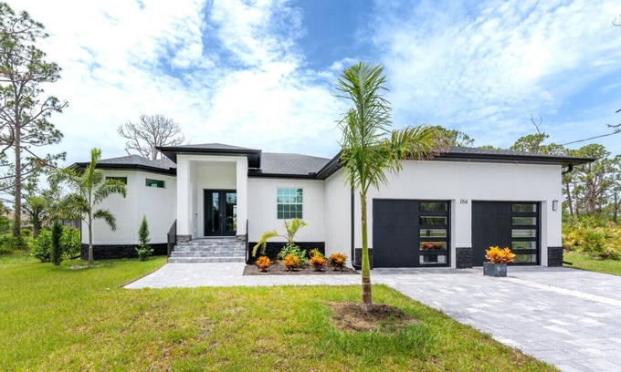 White Marsh Apartment | Vila 166 - Moderna Rotonda