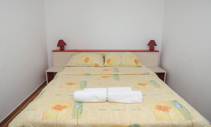 Caska Apartment | Vila Caska -ap10 - for 6 people- Zrce beach, pool, wifi, air conditioner