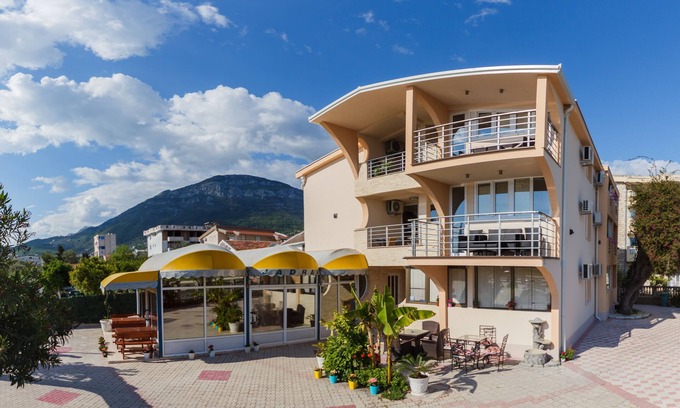 Zeljeznica Bed & Breakfast | Vila Jadran