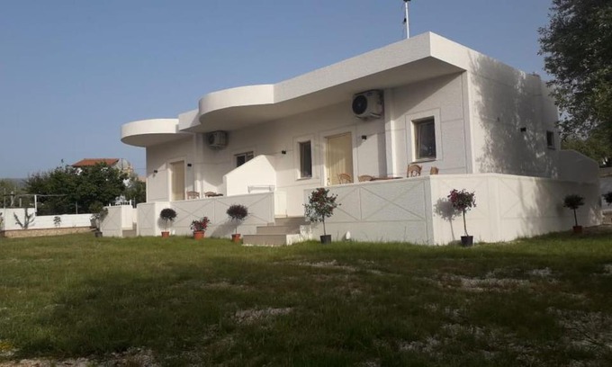 Ksamil House | Vila Juna