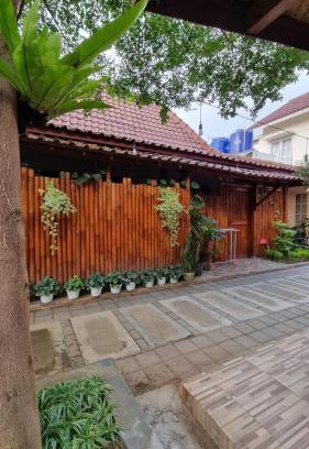 Pogung Lor Villa | Vila Mas Banana Leaf Vila