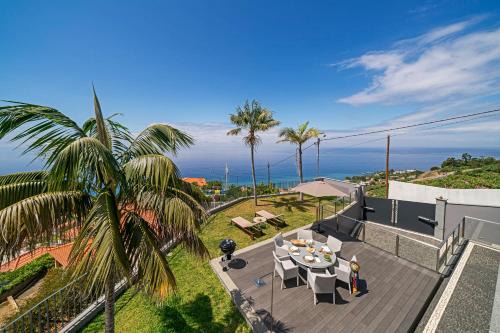 Sao Martinho Villa | Vila Papagaio Verde by An Island Apart