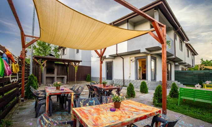 Stefanestii de Jos House | Vila Petreceri Private