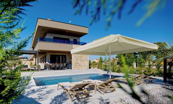 Marcana Villa | Vila Pieron by Istrabook