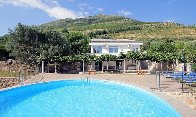 Rezevici Apartment | Vila Reževići