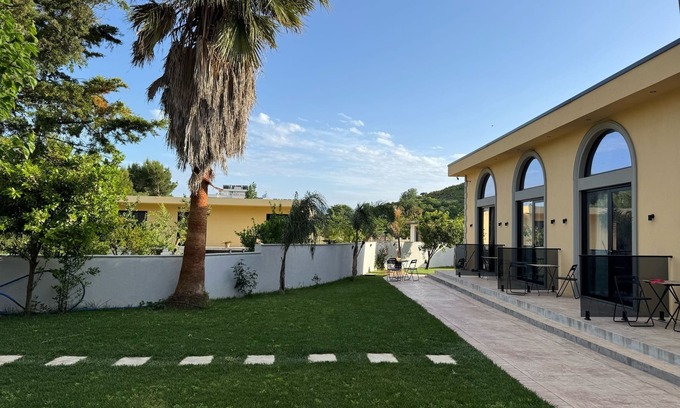 Zvernec House | Vila Shehu