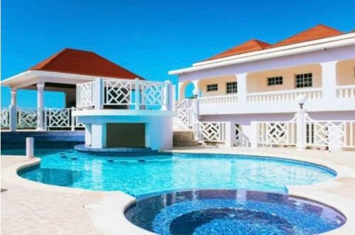 Discovery Bay Apartment | Vilagio Villa