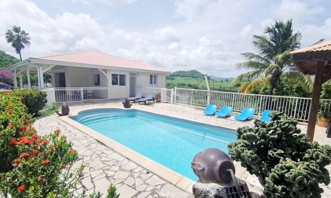 Sainte-Anne Villa | Villa à Sainte Anne Ref M055C 3ch piscine + 2appts