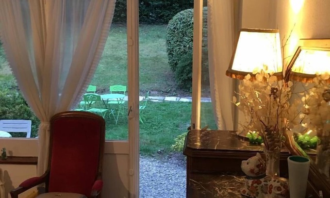 Les Eaux-Vives House | Villa 100 m2 with garden in the heart of Geneva, 6 guests, free parking