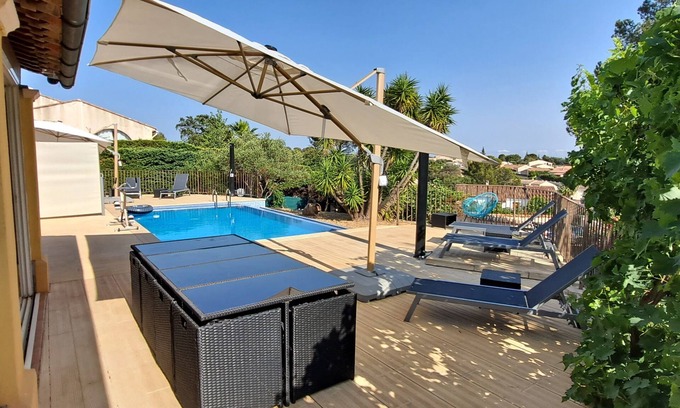 La Bouverie Villa | Villa 120m² infinity pool 6 people dominant view label 3* furnished