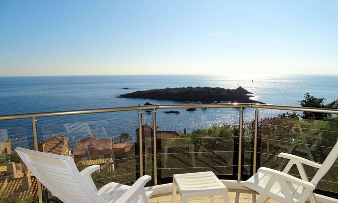 Antheor Villa | Villa 13-15 pers, magnificent sea view, walking distance to the sea 200m