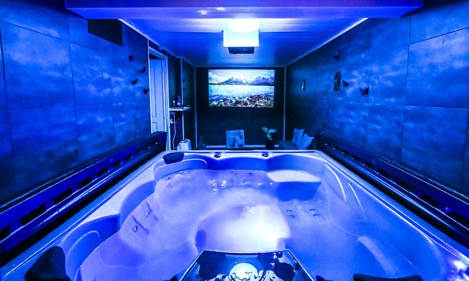 Hurtigheim Villa | Villa 250m² with private spa, barbecue, table football